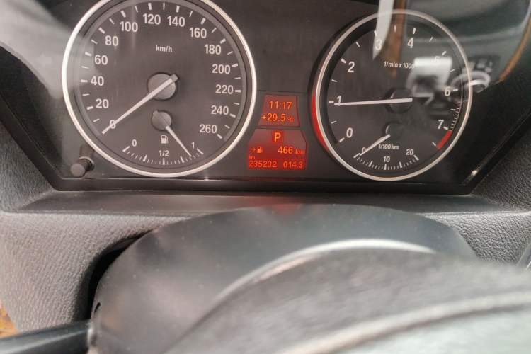 Used BMW X5 2013 xDrive35i Leading Model Odometer Close Up