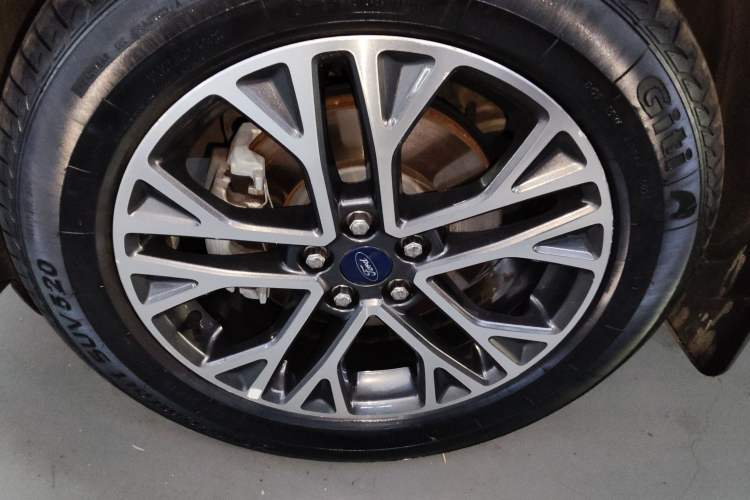 Used Ford Escape 2020 EcoBoost 245 Four-Wheel Drive Titanium Edition Left Front Wheel Hub