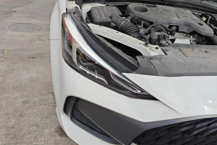 Used MG 5 2021 Revised 300TGI DCT Elegant Luxury Flagship Edition Right Front Headlight