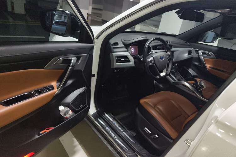 Used Geely Auto Emgrand X7 Sport 2018 Sport Edition 1.8TD Automatic Two-Wheel Drive Smart Model
