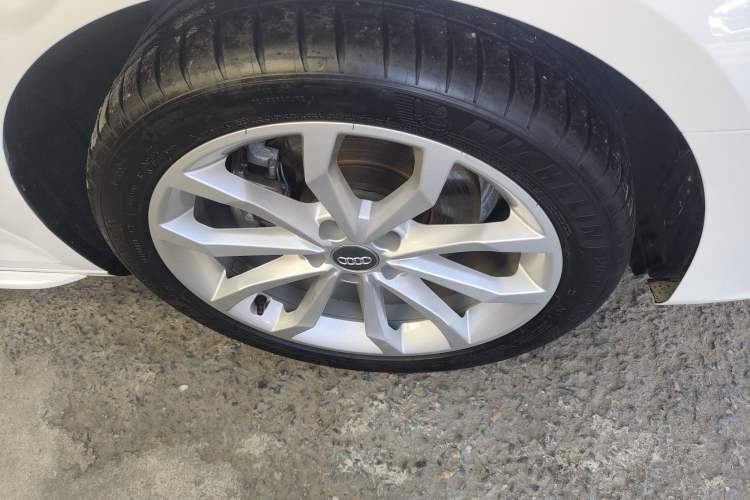 Used Audi A4L 2019 40 TFSI Fashion Edition China VI Emission Standard
