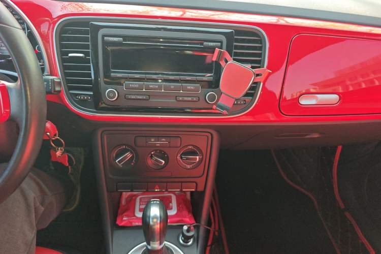 Used Volkswagen Beetle 2014 1.2TSI Fashion Edition Audio And AC Panel