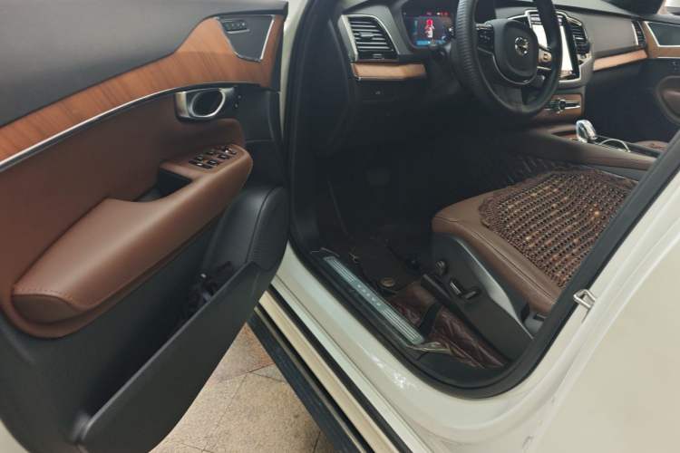 Used Volvo XC90 2024 B6 Zhiyi Luxury 7-Seater