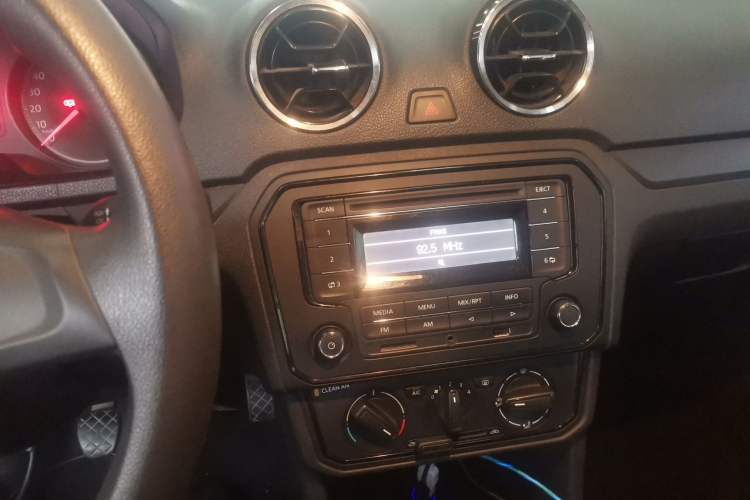 Used Volkswagen Jetta 2017 1.5L Manual Fashion Edition