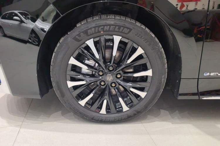 Used Toyota Vellfire 2024 Crown Dual-Engine 2.5L Supreme Executive Edition Exterior 7