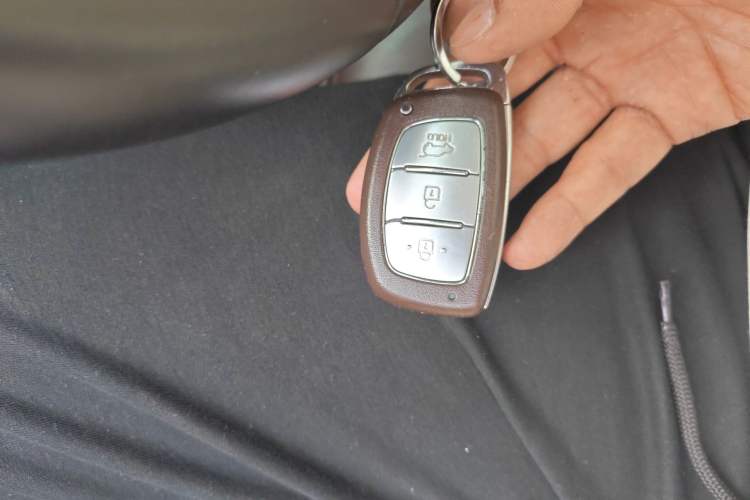 Used Hyundai ix25 2017 1.6L Automatic Smart Version Vehicle Key