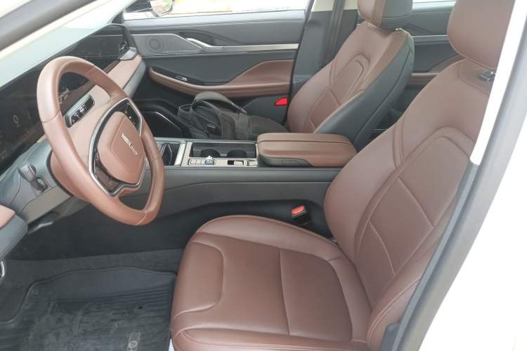 Used Lincoln Z 2025 2.0T Prestige Hybrid Edition Left Front Seat