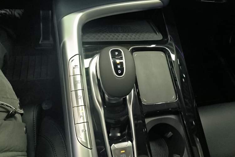 Used VOYAH FREE 2021 Four-Wheel Drive Standard Range-Extended Exclusive Luxury Package
