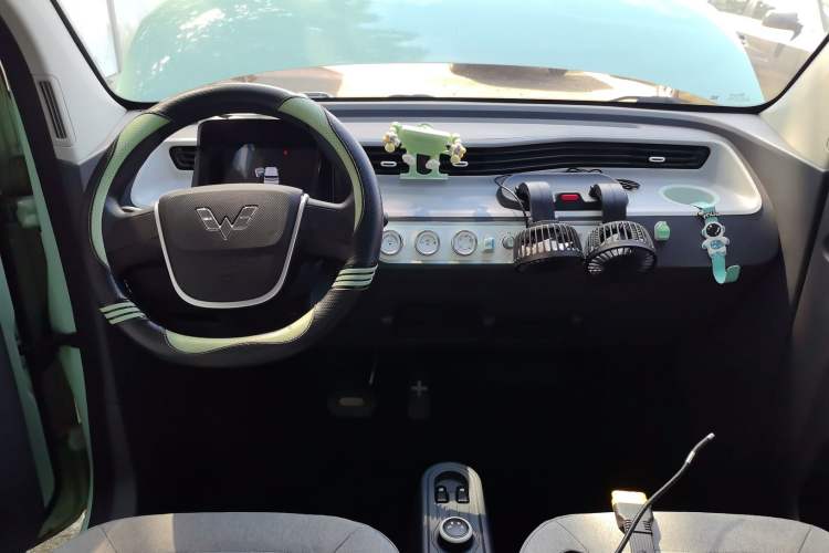 Used Wuling Hongguang MINIEV 2022 Macaron Premium Model – Lithium Iron Phosphate