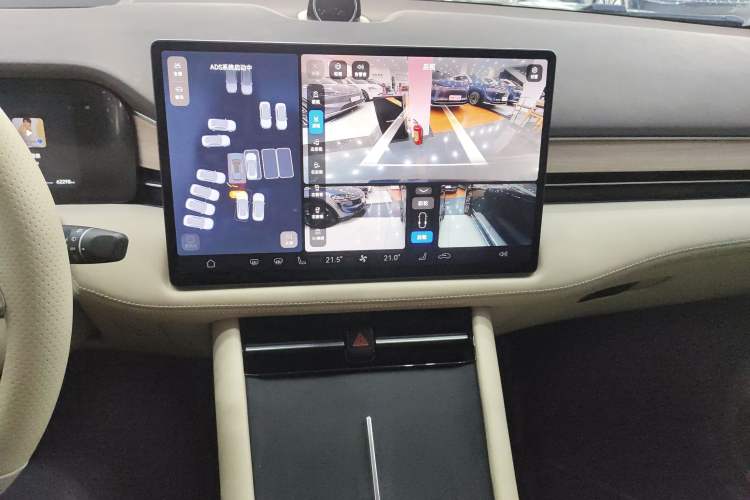 Used Hima AITO M7 2024 1.5T Intelligent Drive Rear-Drive Ultra Version 5 Seats Audio And AC Panel