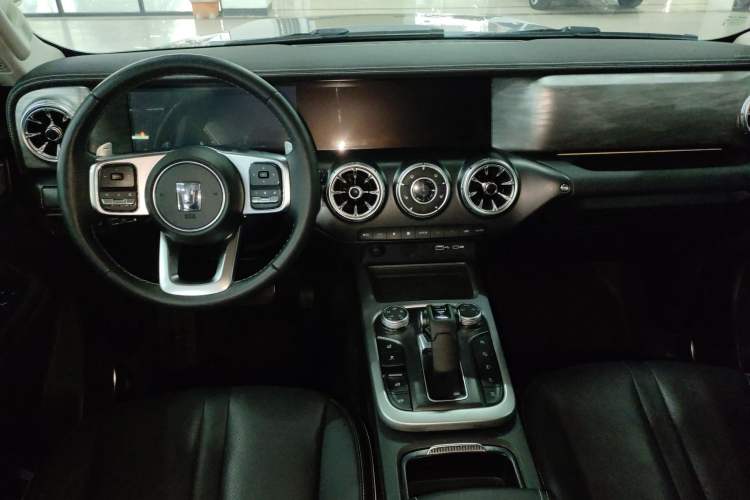 Used Tank 300 2024 2.0T Conqueror Center Console