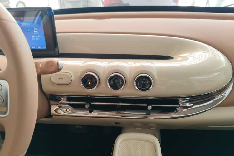 Used Wuling Bingo 2025 333 km Enjoyment Version Audio And AC Panel