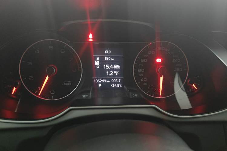 Used Audi A4L 2013 35 TFSI Automatic Comfort Model Instrument Cluster