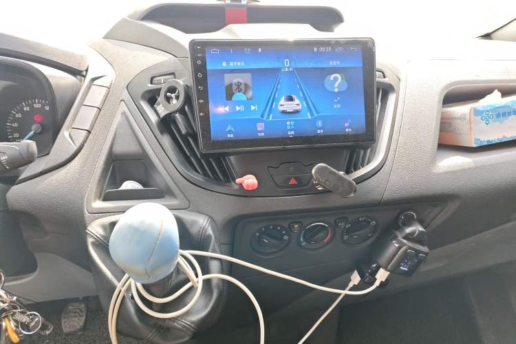 Used Ford Transit 2020 2.0T Diesel Multi-Function Commercial Vehicle Mid-Chassis Low-Roof Design with Dual Rear Doors Meeting China VI Emission Standards Audio And AC Panel