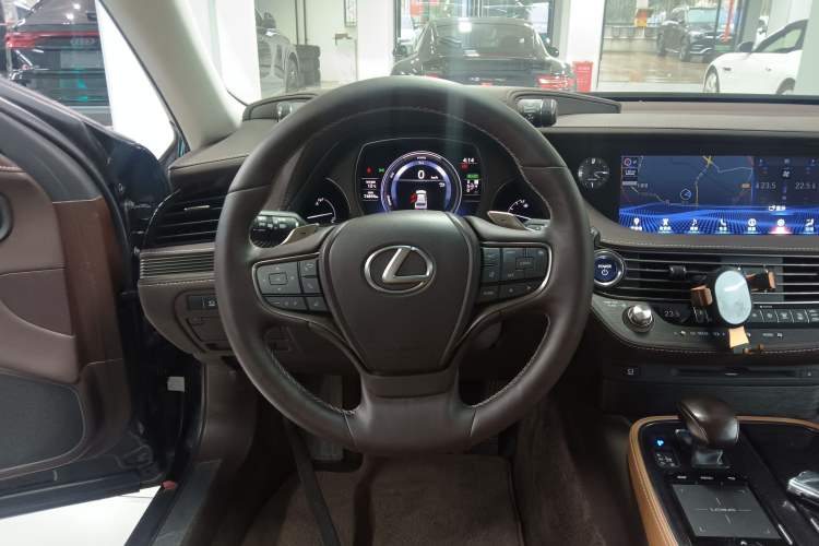 Used Lexus LS 2020 500h Excellence Edition China VI standard