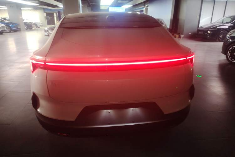 Used Polestar 4 2024 Single-Motor Standard Range PLUS Dual-Star Connectivity Edition
