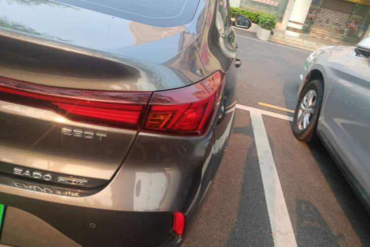 Used CHANGAN Eado 2023 Changan Edition PLUS Blue Whale NE 1.4T GDI DCT Prestige Version Exterior 3