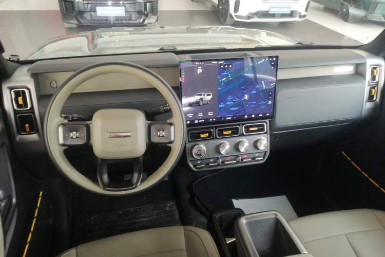 Used iCAR V23 2025 501 Four-Wheel Drive Advanced Version Center Console