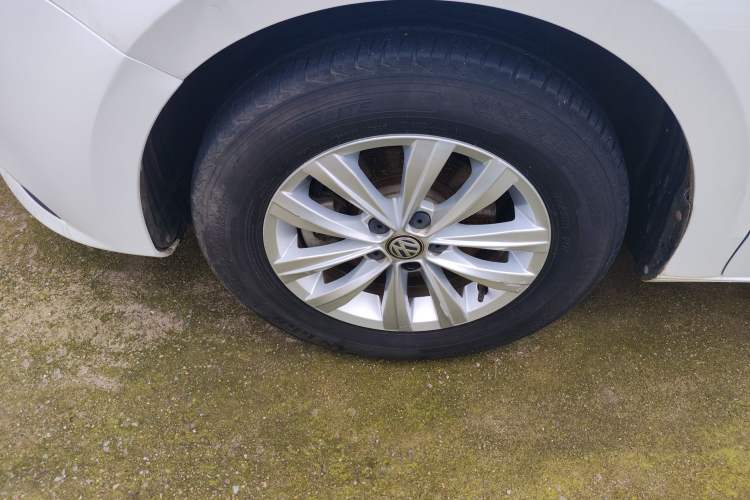 Used Volkswagen Bora 2018 1.5L Automatic Fashion Model Left Front Wheel Hub