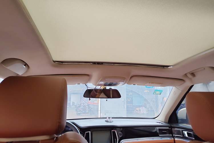 Used Zotye T700 2017 1.8T Dual-Clutch Luxury Model Headliner