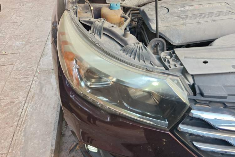 Used GAC Trumpchi GS4 2016 235T Manual Luxury Edition Right Front Headlight