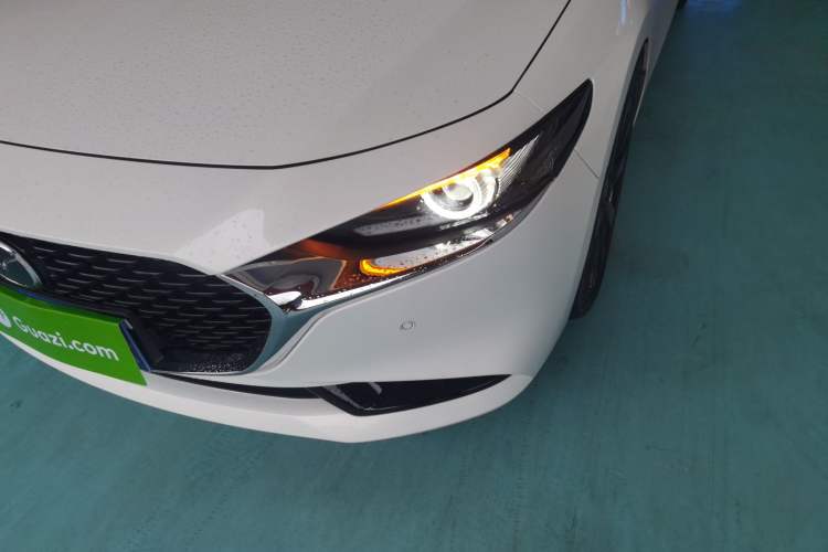 Used Mazda Mazda 3 Axela 2022 2.0L Automatic ZhiZun Obsidian Edition
