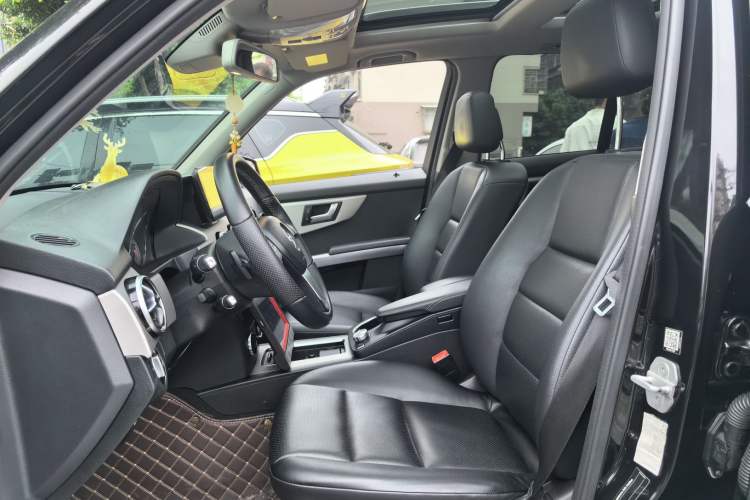 Used Mercedes-Benz GLK-Class 2013 Facelift GLK 300 4MATIC Fashion Edition Left Front Seat