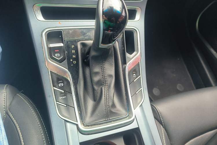 Used Geely Auto Emgrand 2019 Leading Edition 1.5L CVT Luxury Model China V Standard
