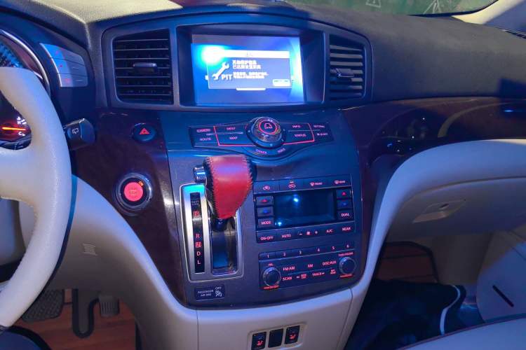 Used Nissan Quest 2015 3.5L SL
