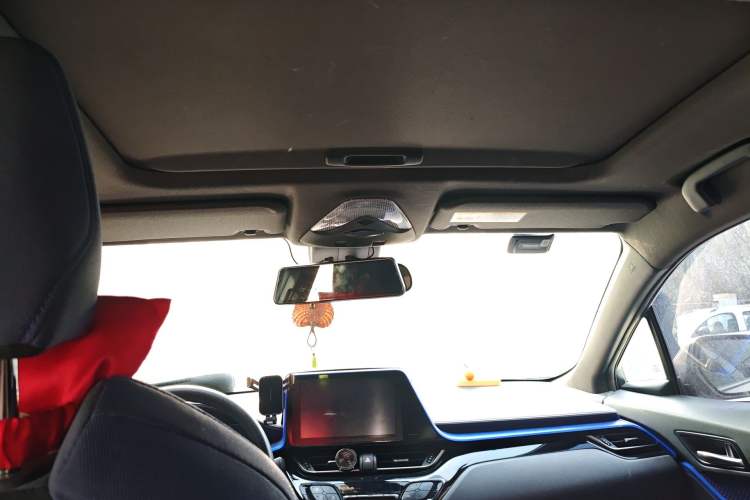 Used Toyota C-HR 2018 2.0L Leading with Sunroof China VI Standard