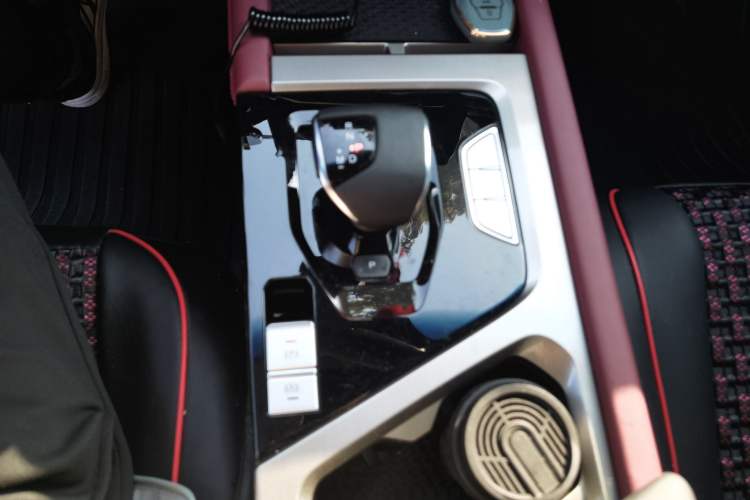 Used JETOUR X70 PRO 2024 1.5T DCT Peanut Edition 5 Seats
