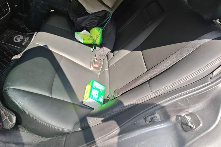 Used Infiniti Q50L 2021 2.0T Comfort Edition Left Rear Seat