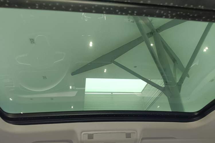 Used Volkswagen Tharu 2025 NewRui 300TSI Prestige Edition Headliner