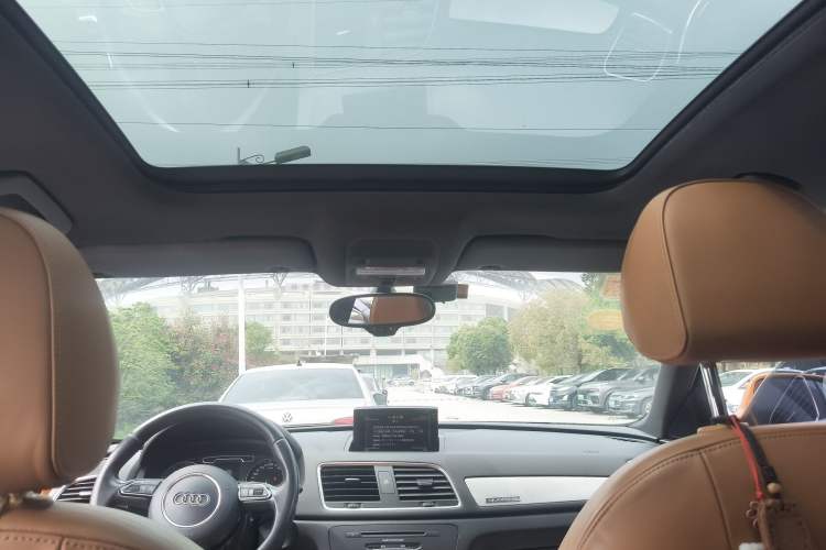 Used Audi Q3 2015 40 TFSI quattro off-road model
