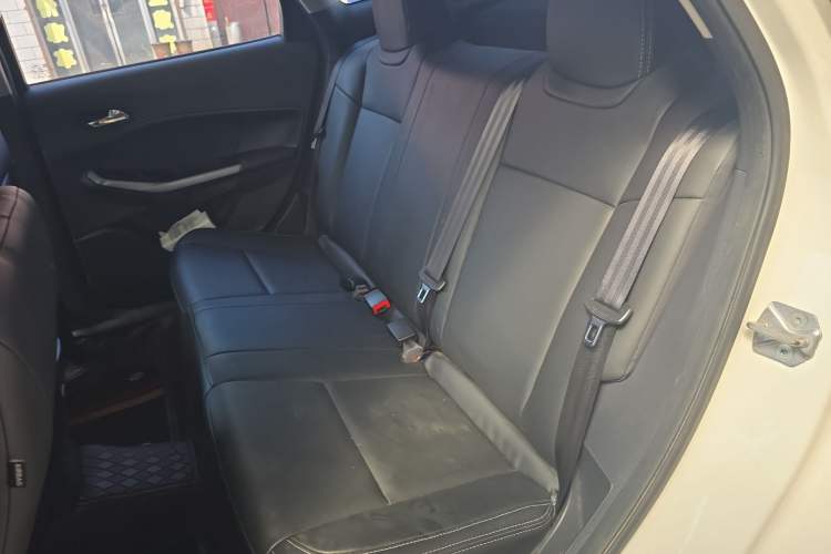 Used Ford Escort 2019 Revised 1.5L Automatic ZhiXiang Version (Tire Pressure Monitoring) China VI Standard Left Rear Seat