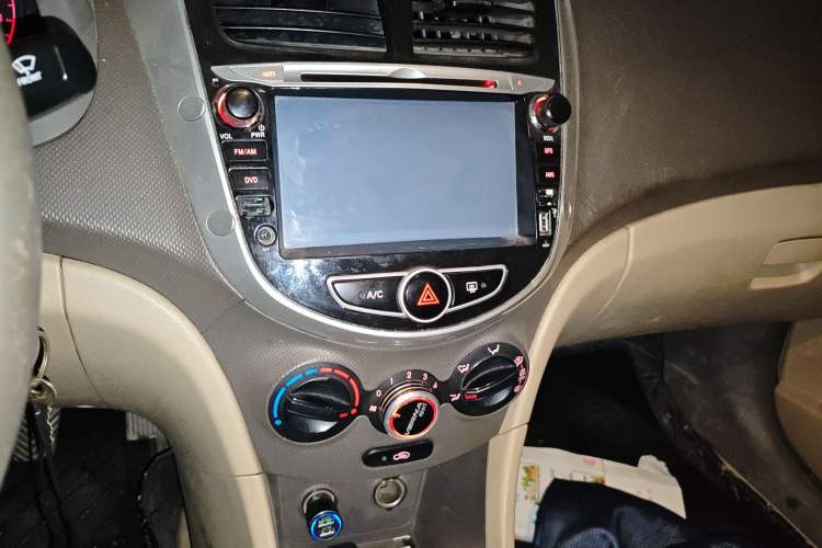 Used Hyundai Verna (older generation) 2010 Sedan 1.4L Manual Comfort GS
