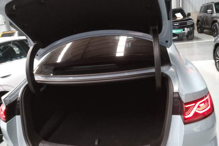 Used BYD Qin L 2025 DM-i Smart Drive 120KM Superior Model Trunk