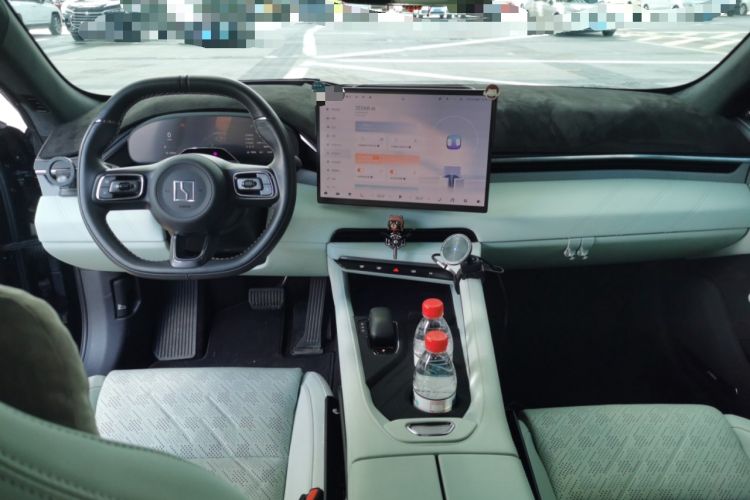 Used Zeekr 001 2024 WE Edition 95 kWh All-Wheel Drive Center Console