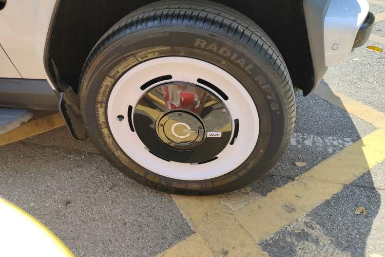 Used iCAR V23 2026 Model 401 Two-Wheel Drive Super Sports Edition Right Front Wheel Hub