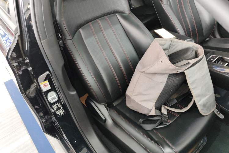Used GAC Trumpchi EMPOW 2021 270T DCT J15 Version Right Front Seat