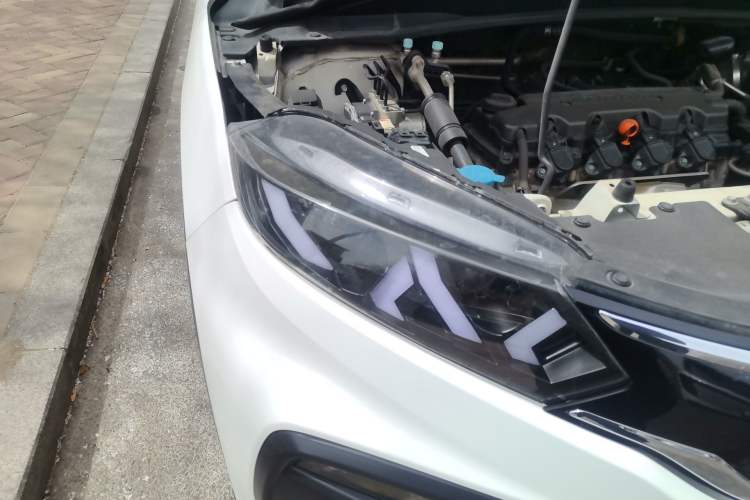 Used Honda XR-V 2015 1.8L VTi CVT Luxury Edition Right Front Headlight