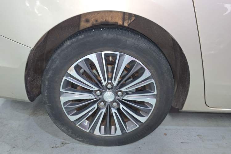 Used Buick GL8 2020 ES Land Cruiser 653T Luxury Model Right Rear Wheel Hub