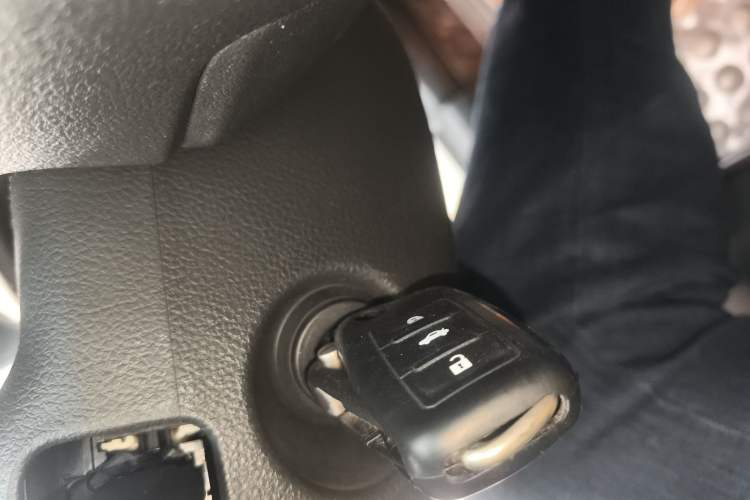 Used Volkswagen Polo 2013 1.4L Manual Fashion Edition