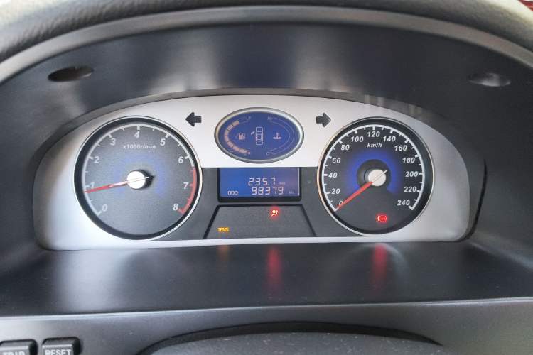 Used Geely Auto Classic Emgrand 2012 Sedan 1.8L Manual Luxury Model