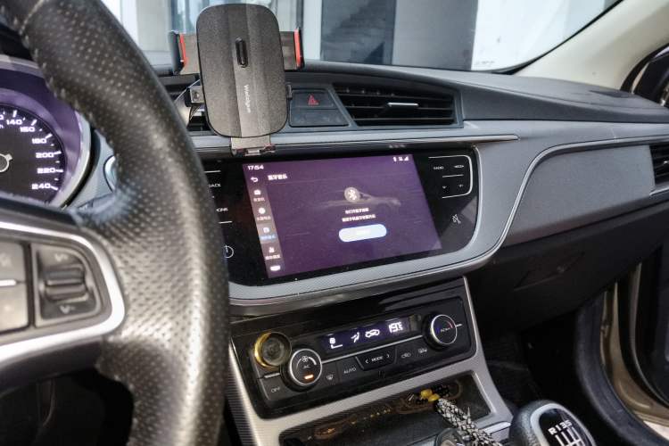 Used Geely Auto Emgrand GL 2018 1.8L Manual Elite Smart Connectivity Version Audio And AC Panel