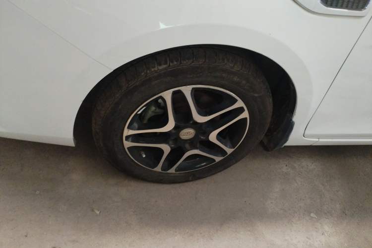 Used BYD G5 2014 1.5TID Automatic Flagship Model
