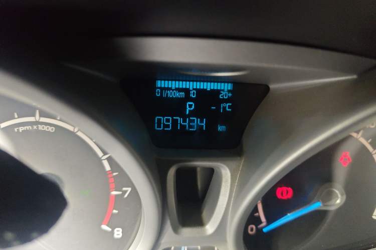 Used Ford EcoSport 2013 1.5L Automatic Prestige Model Odometer Close Up