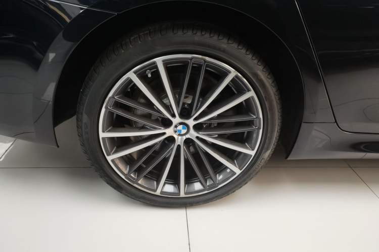 Used BMW 5 Series 2023 Restyled 530Li Leading Edition M Sport Package
