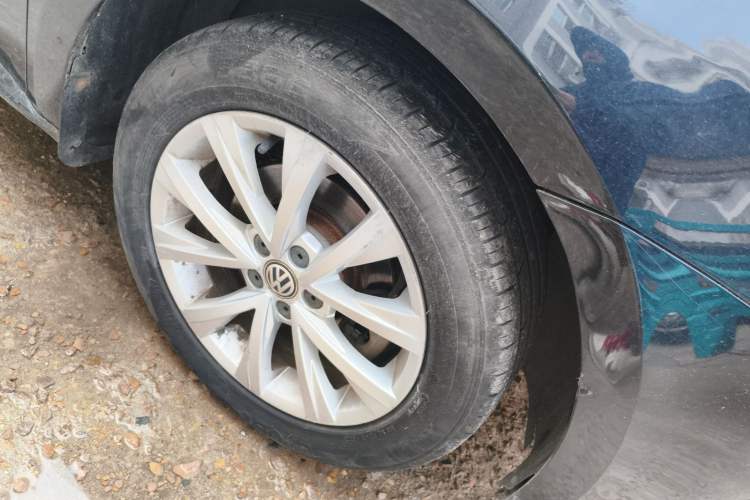 Used Volkswagen Lavida 2015 1.6L Manual Comfort Edition