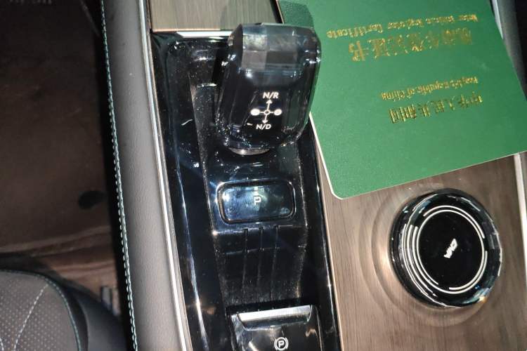 Used Geely Auto Monjaro L 2025 Dongfang Yao 2.0TD Automatic All-Wheel-Drive Wangyue Edition Gear Lever